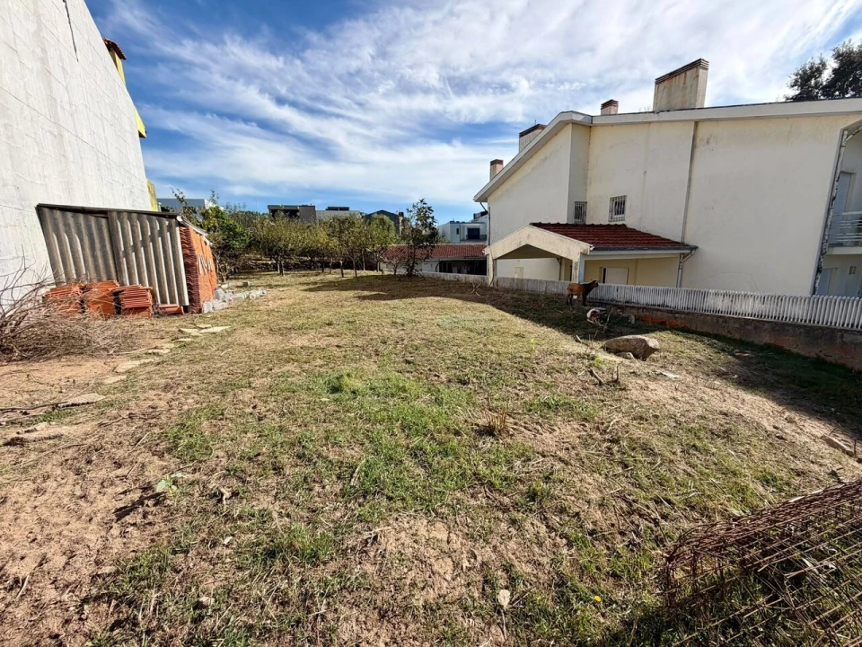 Terreno para Venda em Pedroso e Seixezelo Foto 1