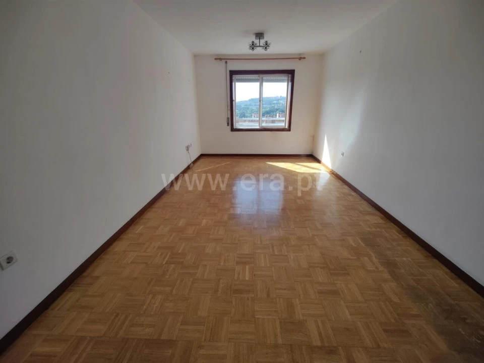 Apartamento T2 para Venda em Avintes Foto 2