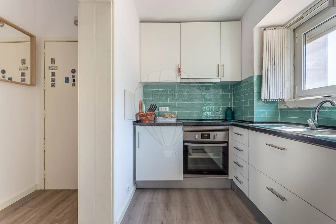 Apartamento T1 para Venda em Alvalade Foto 10