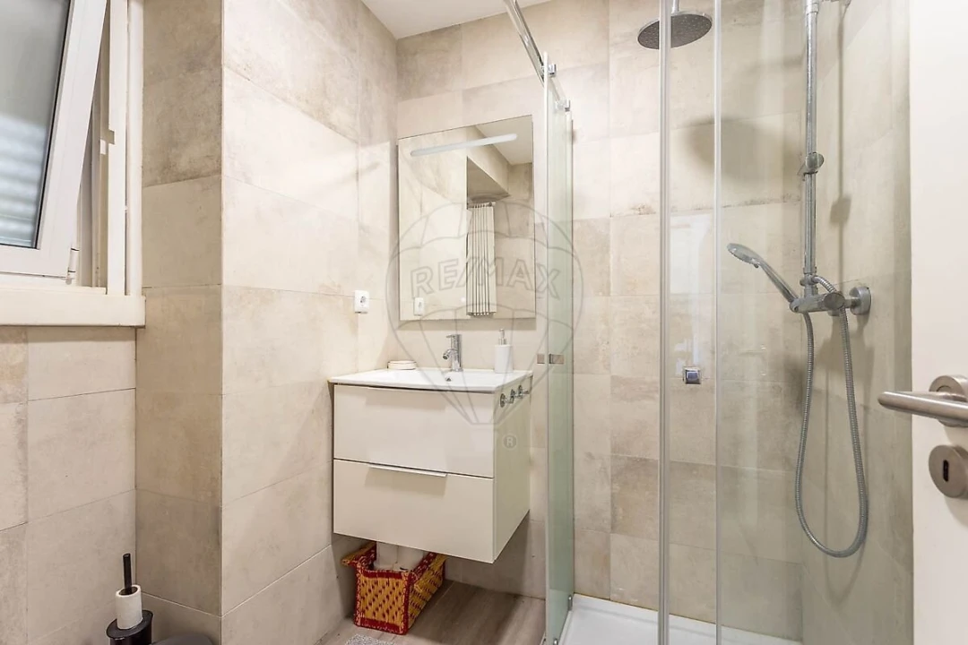 Apartamento T1 para Venda em Alvalade Foto 15