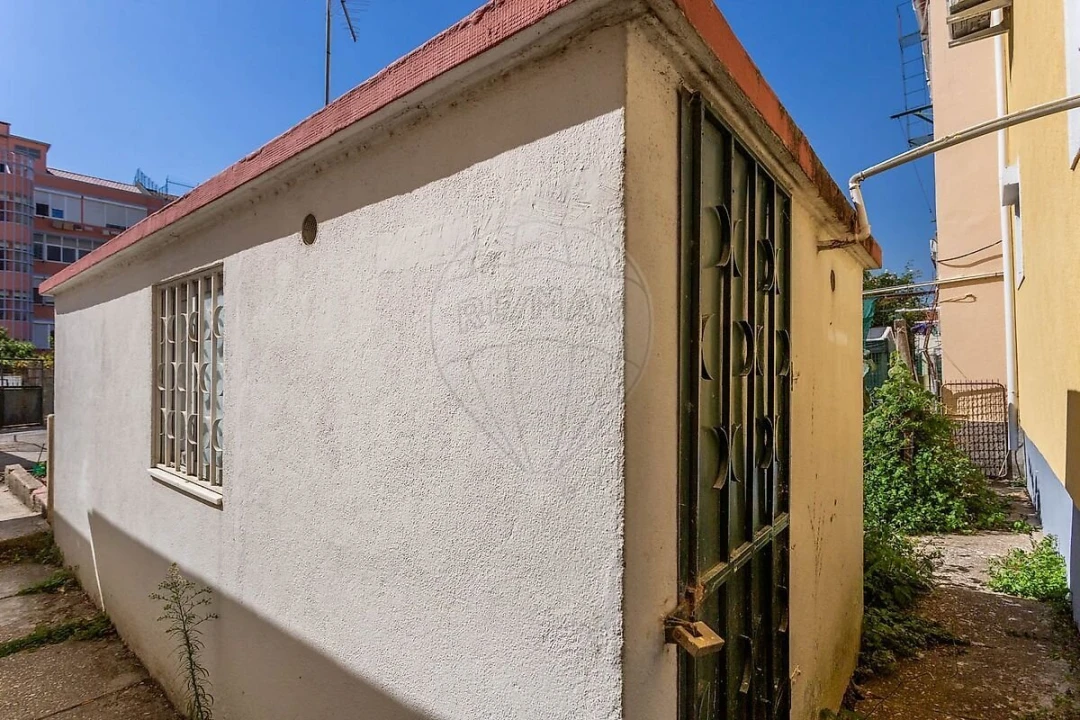 Apartamento T1 para Venda em Alvalade Foto 18