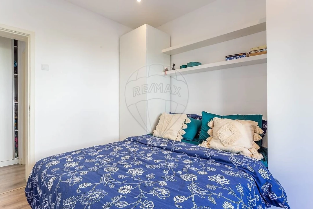 Apartamento T1 para Venda em Alvalade Foto 17