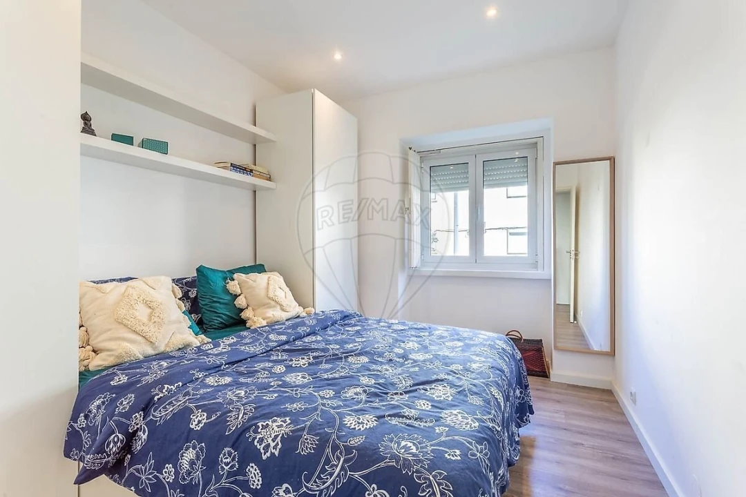 Apartamento T1 para Venda em Alvalade Foto 13