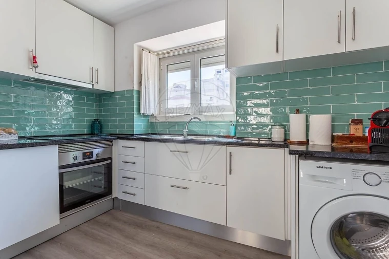 Apartamento T1 para Venda em Alvalade Foto 8