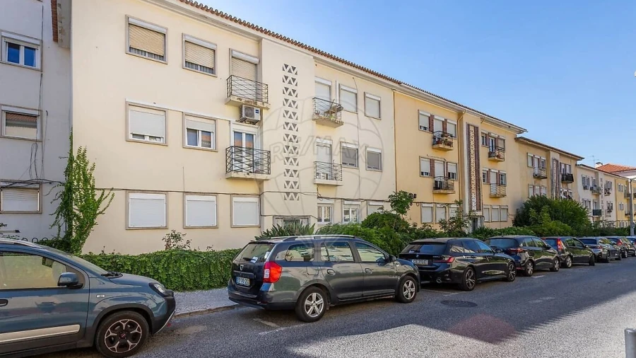 Apartamento T1 para Venda em Alvalade