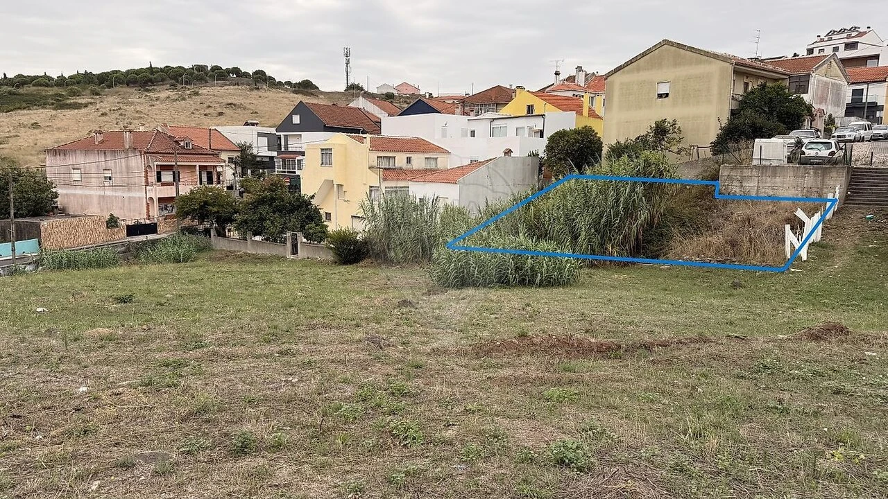 Terreno para Venda em Casal de Cambra Foto 3