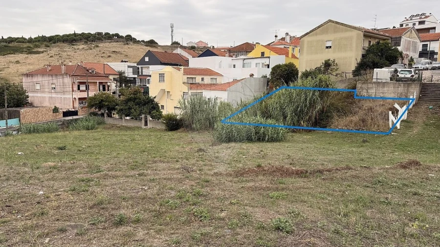 Terreno para Venda em Casal de Cambra Foto 3