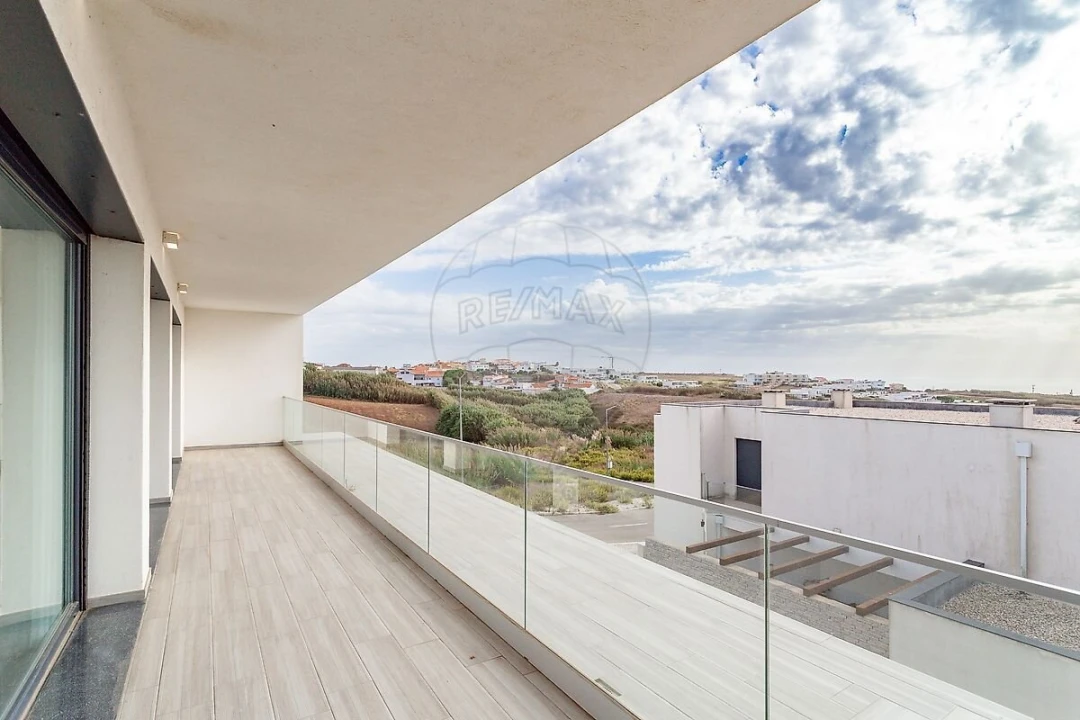 Moradia T3 para Venda em Lourinhã e Atalaia Foto 9