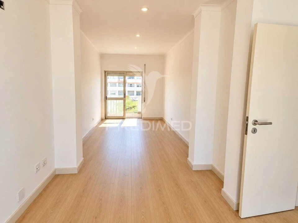 Apartamento T2 para Venda em Leiria, Pousos, Barreira e Cortes Foto 16