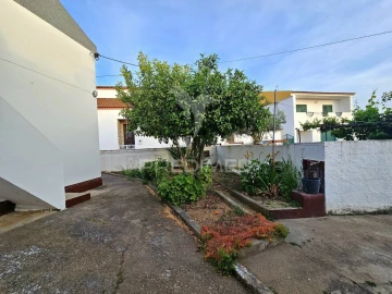 Moradia T3 para Venda em Santa Barbara de Padrões