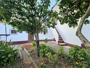 Moradia T3 para Venda em Santa Barbara de Padrões