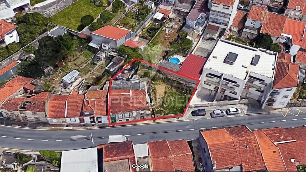 Moradia T4 para Venda em Rio Tinto Foto 1