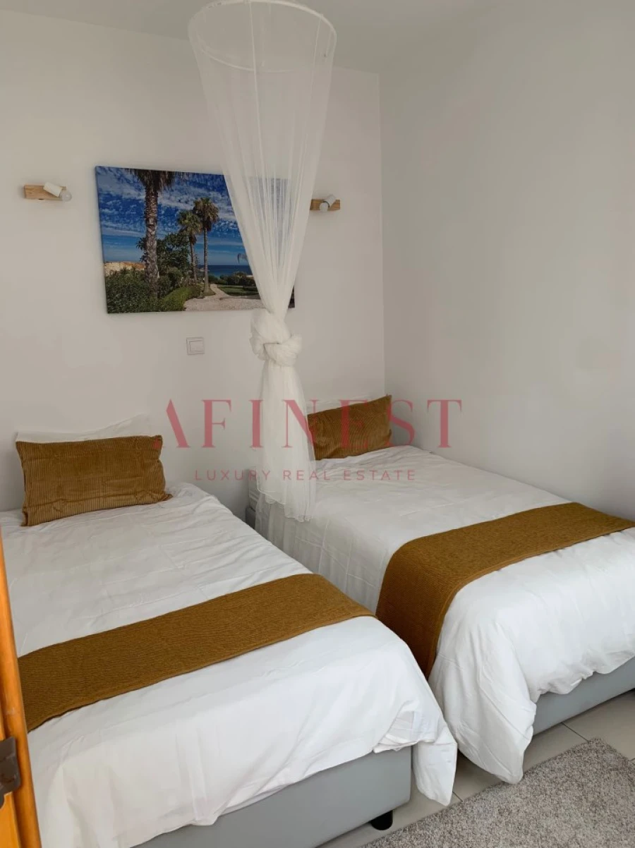 Apartamento T3 para Arrendamento em Quarteira Foto 7