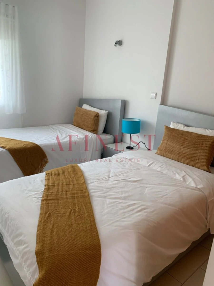Apartamento T3 para Arrendamento em Quarteira Foto 8
