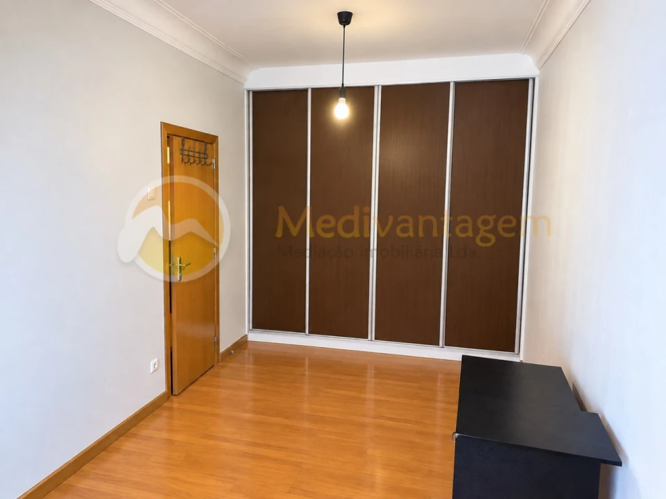 Apartamento T2 para Venda em Benfica Foto 8