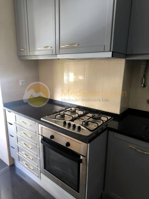 Apartamento T2 para Venda em Benfica