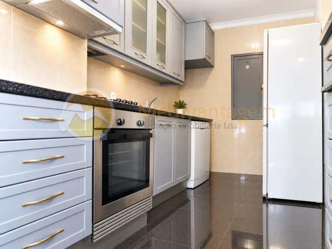 Apartamento T2 para Venda em Benfica Foto 4
