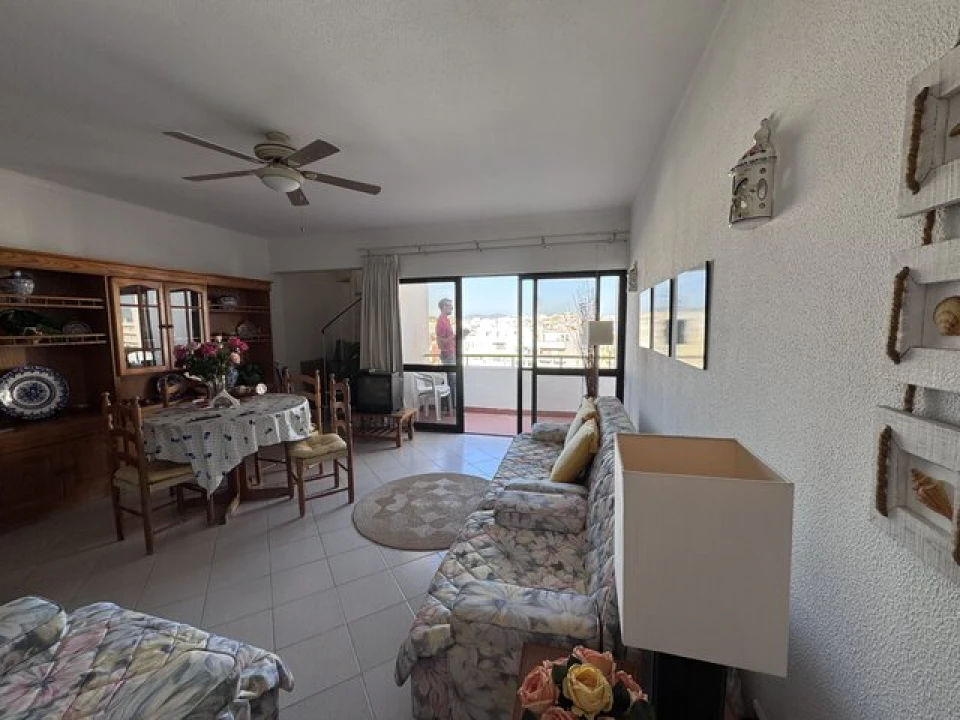 Apartamento T2 para Venda em Quarteira Foto 3