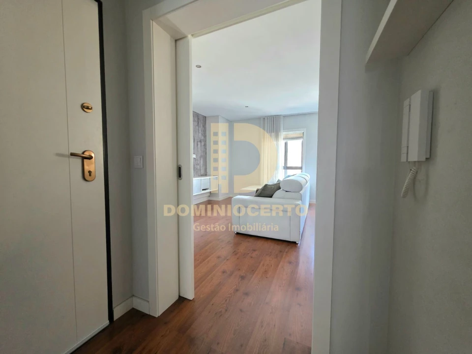 Apartamento T2 para Venda em Fânzeres e São Pedro da Cova Foto 2