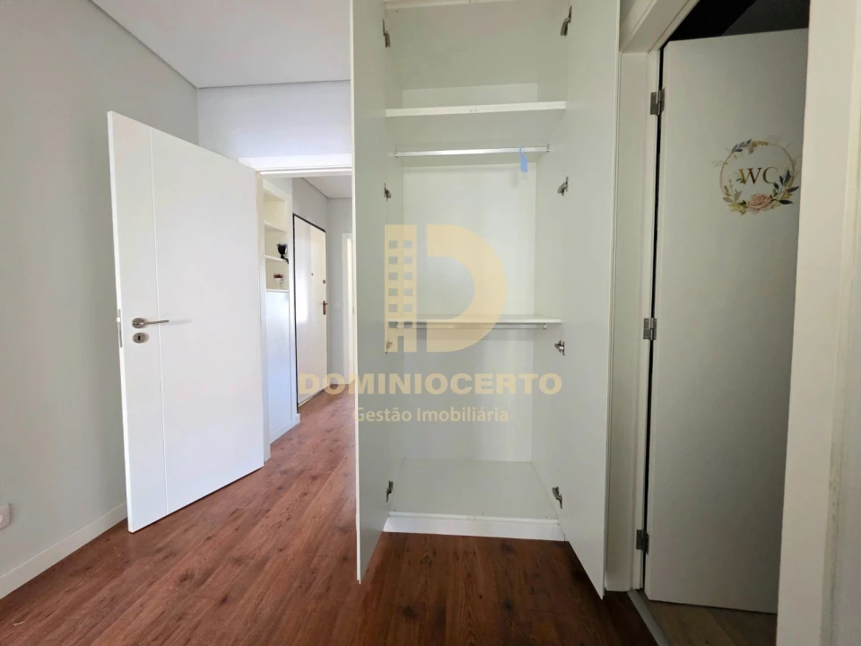 Apartamento T2 para Venda em Fânzeres e São Pedro da Cova Foto 13