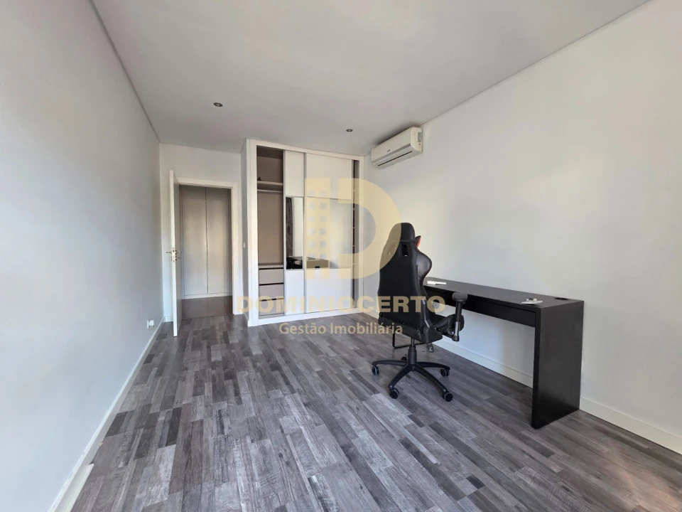Apartamento T2 para Venda em Fânzeres e São Pedro da Cova Foto 16