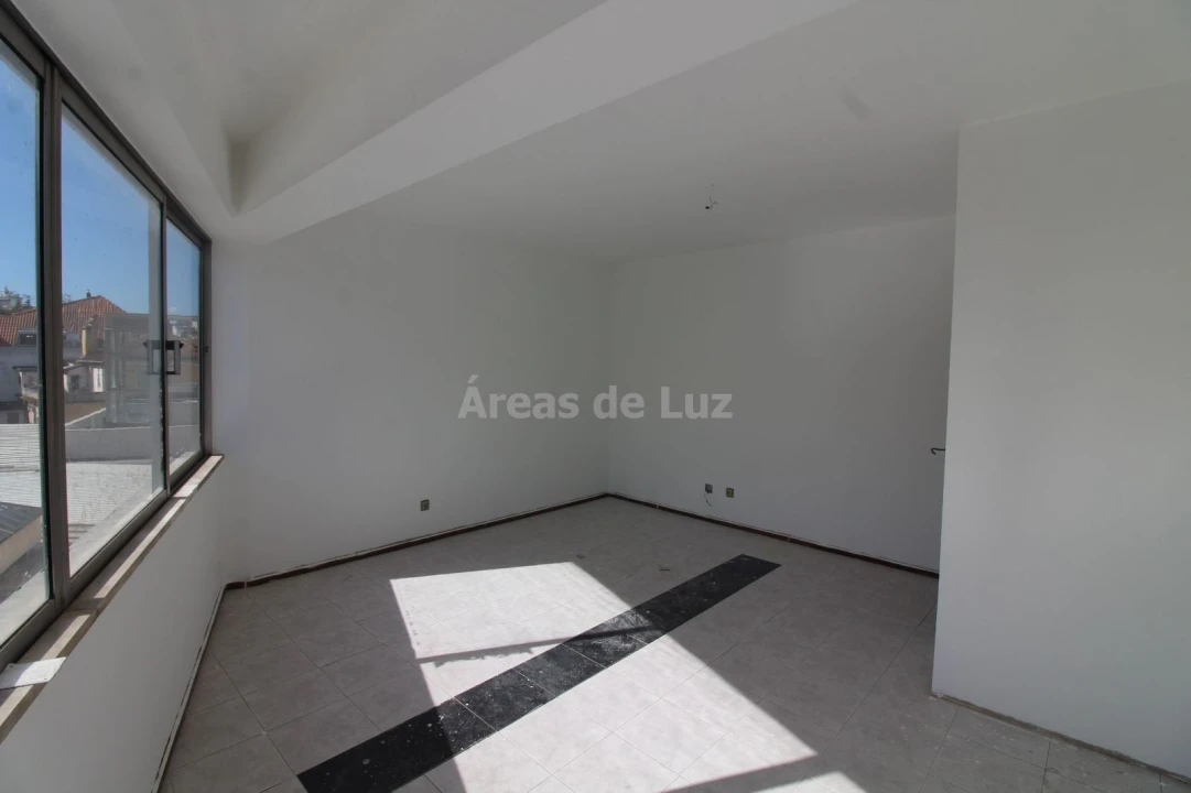 Escritório para Arrendamento em Leiria, Pousos, Barreira e Cortes Foto 8