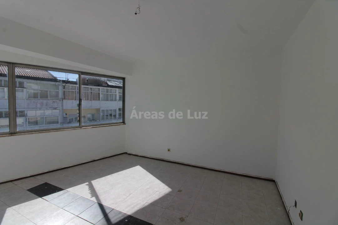 Escritório para Arrendamento em Leiria, Pousos, Barreira e Cortes Foto 9