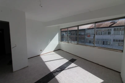 Escritório para Arrendamento em Leiria, Pousos, Barreira e Cortes