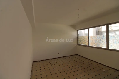 Escritório para Arrendamento em Leiria, Pousos, Barreira e Cortes