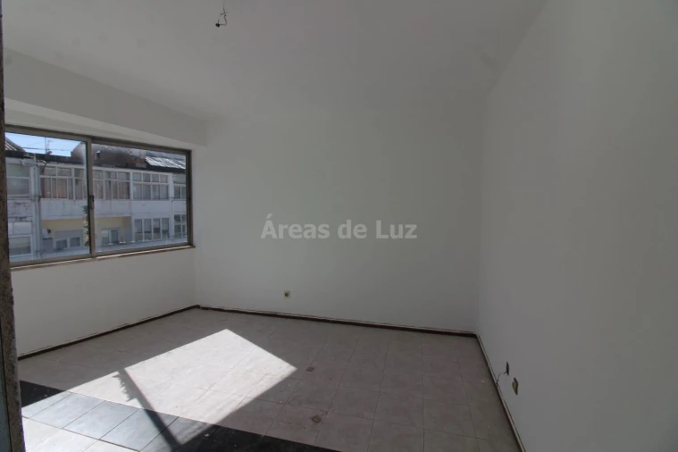 Escritório para Arrendamento em Leiria, Pousos, Barreira e Cortes Foto 2