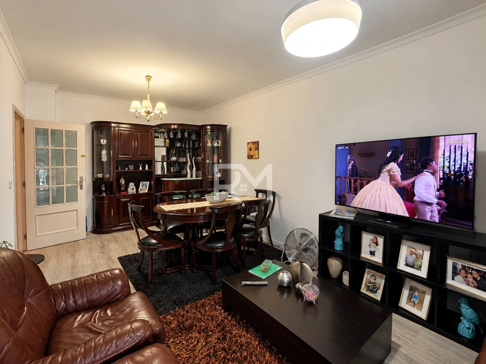 Apartamento T1 para Venda em Baltar Foto 3