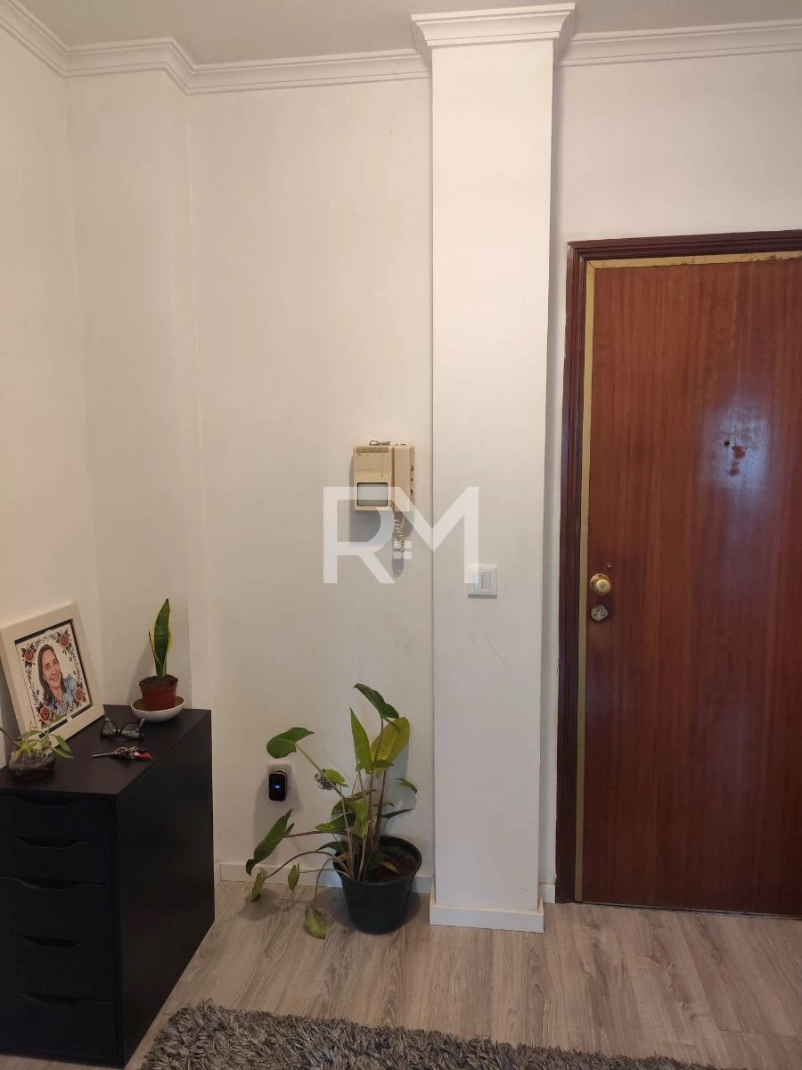 Apartamento T1 para Venda em Baltar Foto 4