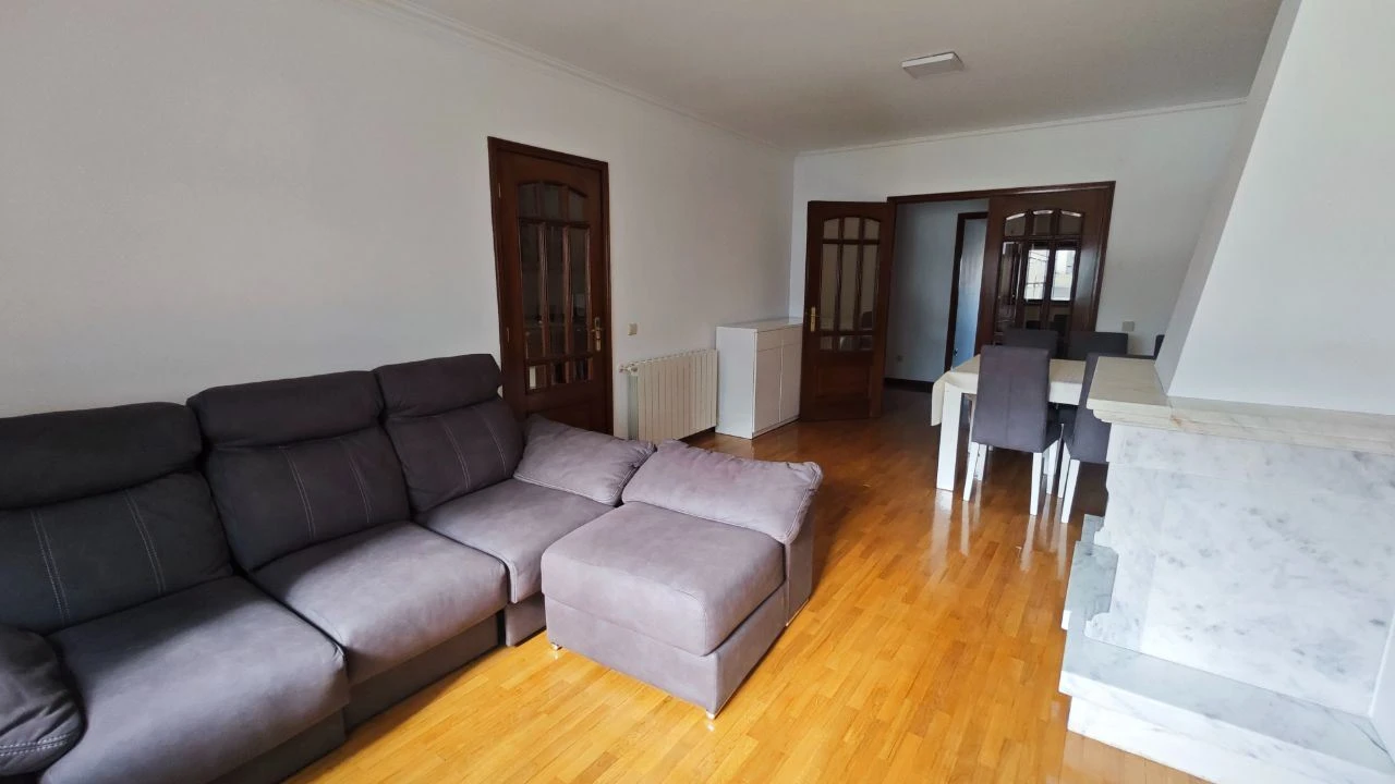 Apartamento T3 para Arrendamento em Mafamude e Vilar do Paraíso Foto 1