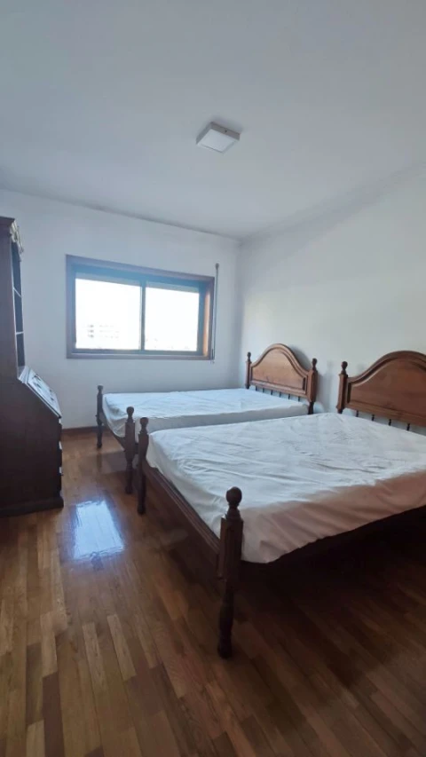 Apartamento T3 para Arrendamento em Mafamude e Vilar do Paraíso