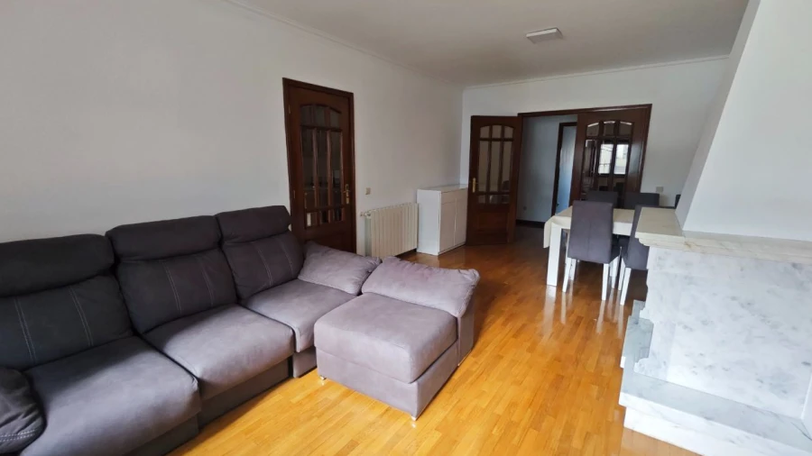 Apartamento T3 para Arrendamento em Mafamude e Vilar do Paraíso