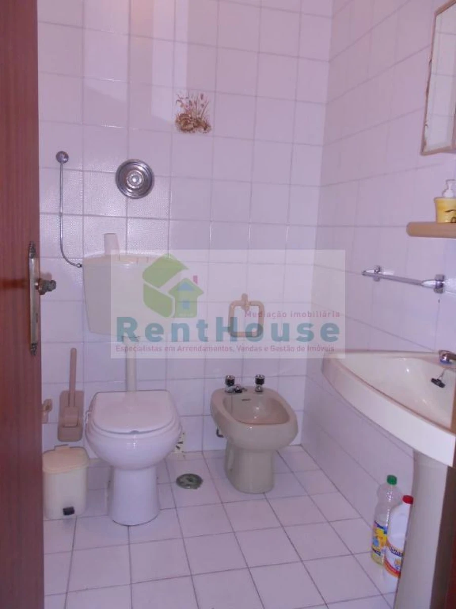 Apartamento T2 para Arrendamento em Buarcos Foto 3