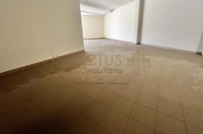 Loja para Venda em Bougado (São Martinho e Santiago)