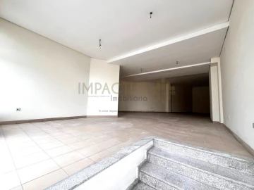 Loja para Venda em Bougado (São Martinho e Santiago)