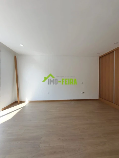 Moradia T3 para Venda em Santa Maria da Feira, Travanca, Sanfins e Espargo