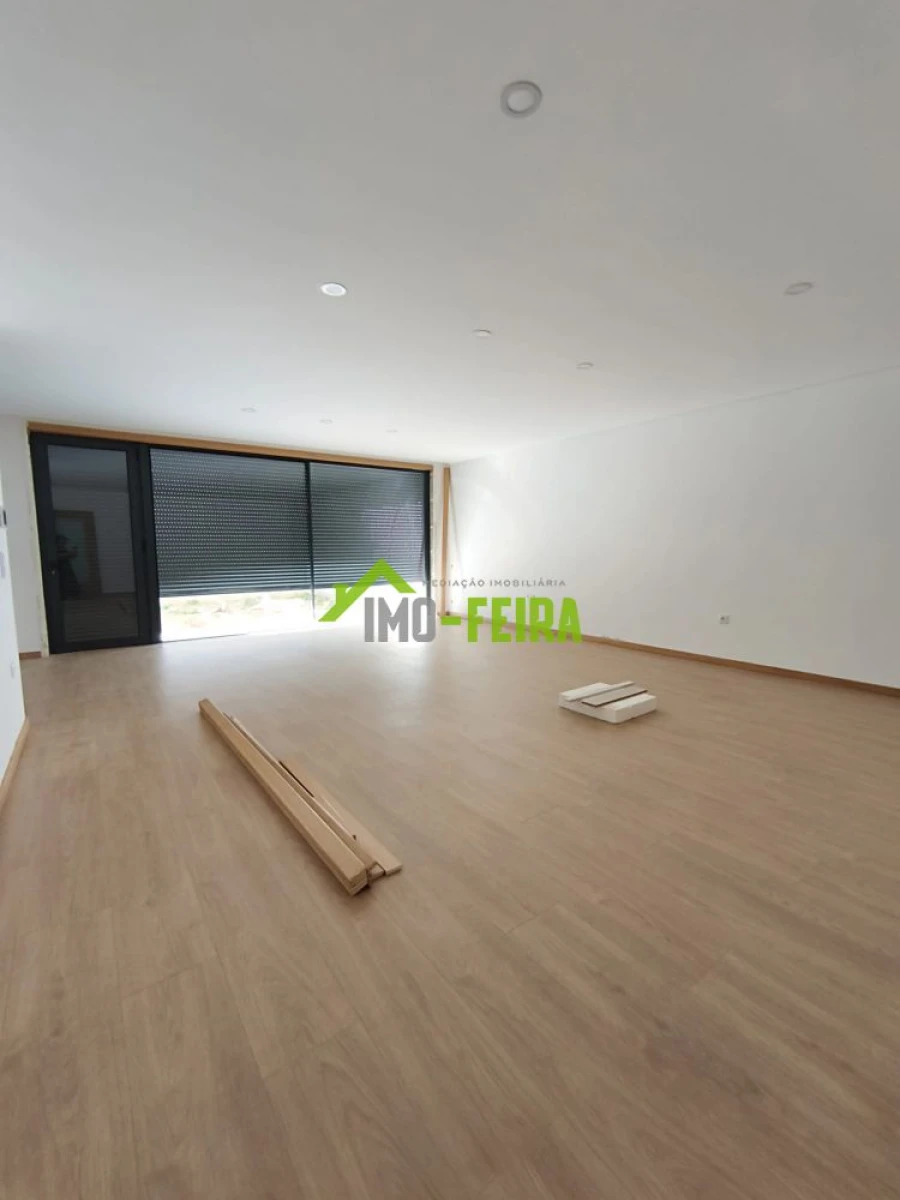 Moradia T3 para Venda em Santa Maria da Feira, Travanca, Sanfins e Espargo Foto 2
