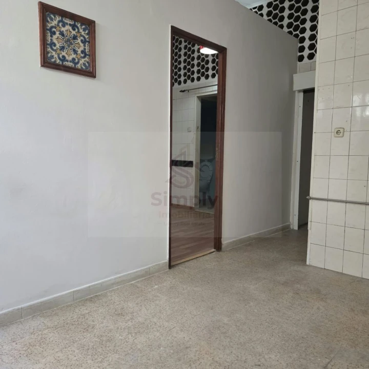 Loja para Arrendamento em Arroios Foto 9