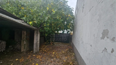 Moradia para Venda em Escalos de Cima e Lousa