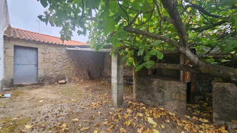 Moradia para Venda em Escalos de Cima e Lousa