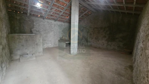 Moradia para Venda em Escalos de Cima e Lousa