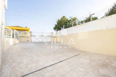 Moradia T3 para Venda em Charneca de Caparica e Sobreda