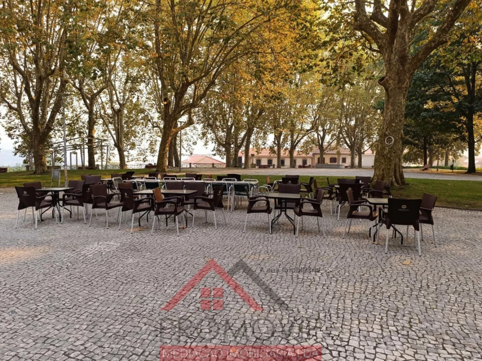 Loja para Arrendamento em Santo Tirso, Couto (Santa Cristina e São Miguel) e Burgães Foto 2