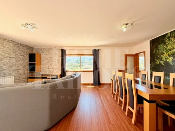 Apartamento T4 para Arrendamento em Termas de São Vicente