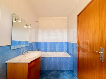 Apartamento T4 para Arrendamento em Termas de São Vicente