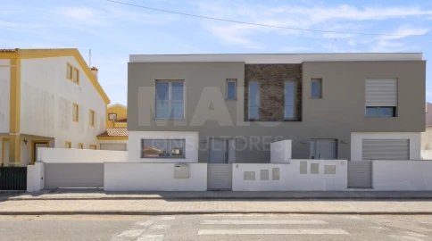Moradia T4 para Venda em Atouguia da Baleia