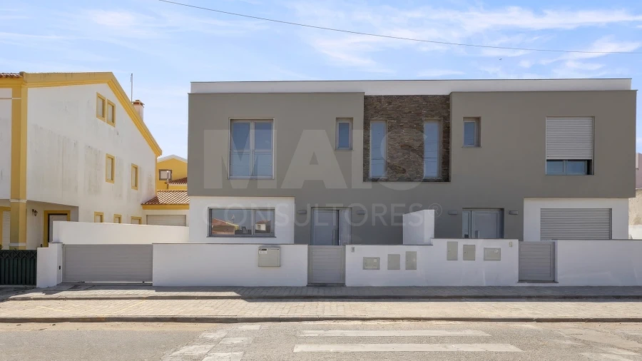 Moradia T4 para Venda em Atouguia da Baleia